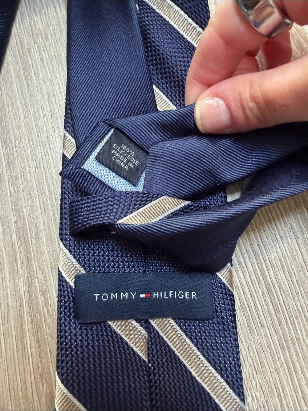 Tommy Hilfiger Silk Striped Printed Tie business formal dressy wedding GWU